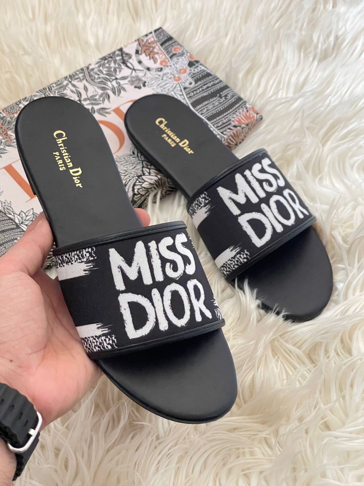 MISS DIOR SLIDES