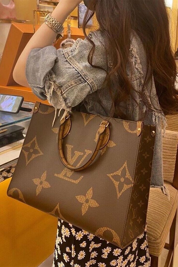 LOUISE VUITTON ONTHEGO TOTE BAGS