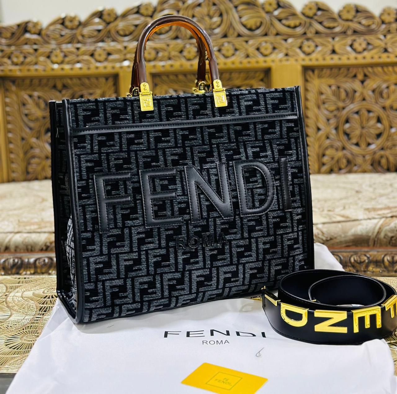 FENDI ROMA TOTE BAGS