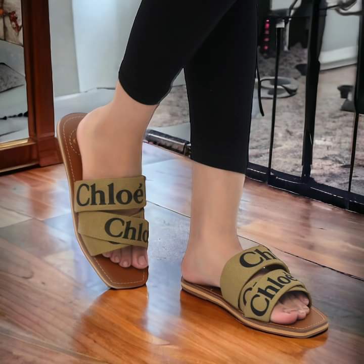 CHLOE SLIDES