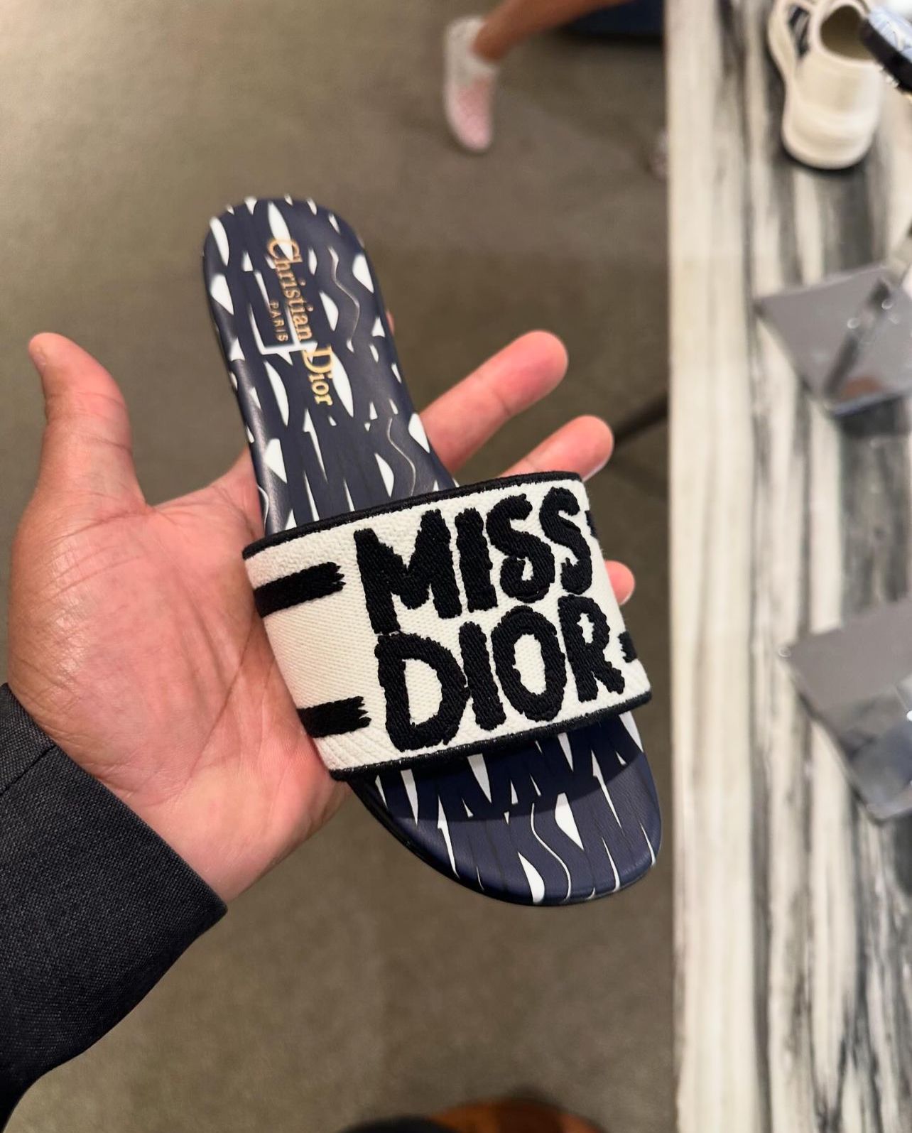 MISS DIOR SLIDES