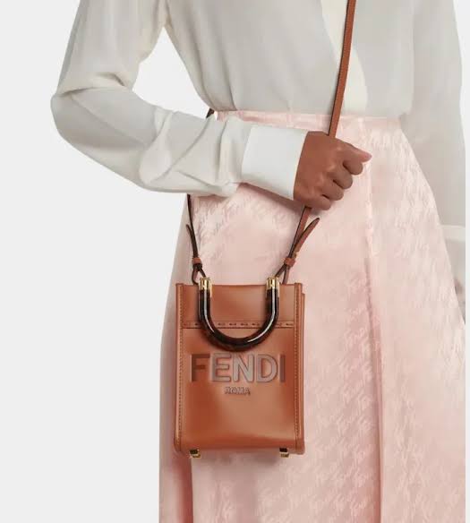 FENDI
MINI SUNSHINE SHOPPER 
BROWN LEATHER MINI-BAG