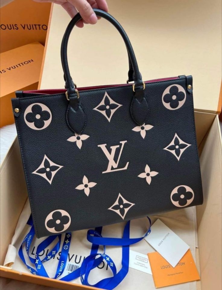 LOUISE VUITTON ONTHEGO PM BAG