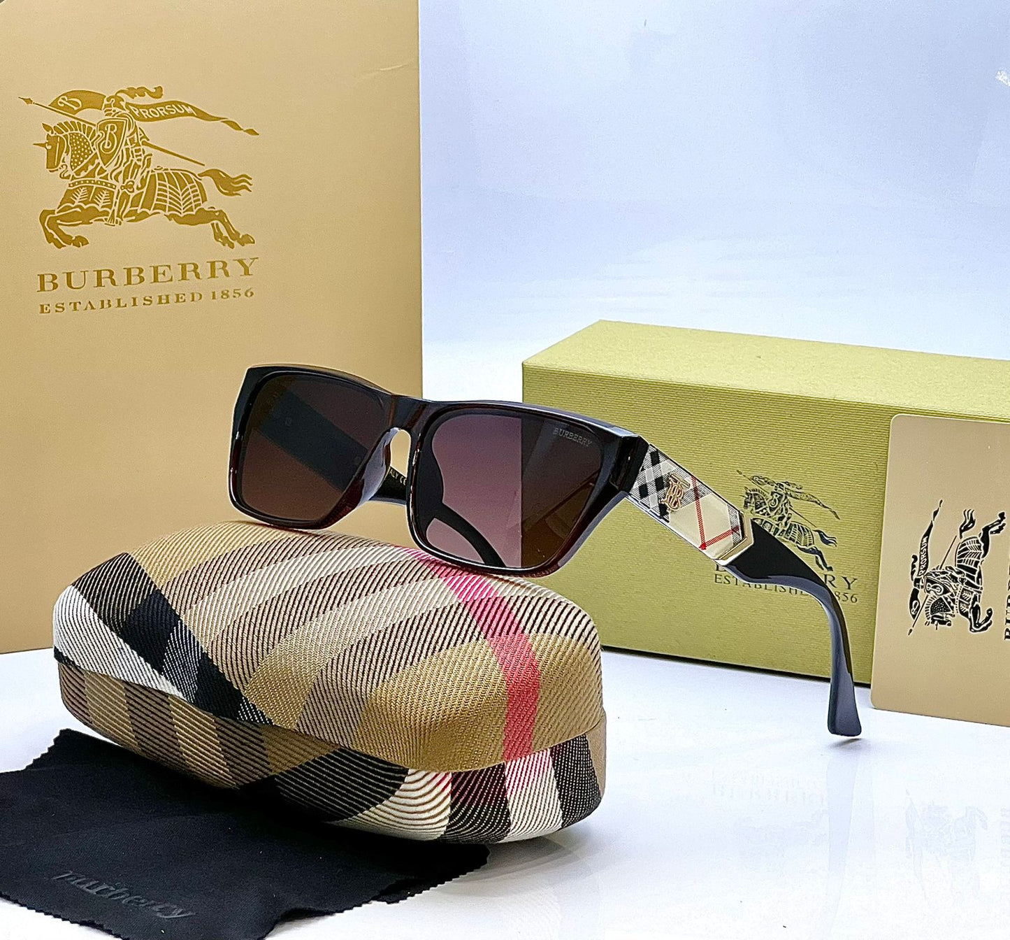 BURBERRY SUNGLASSES