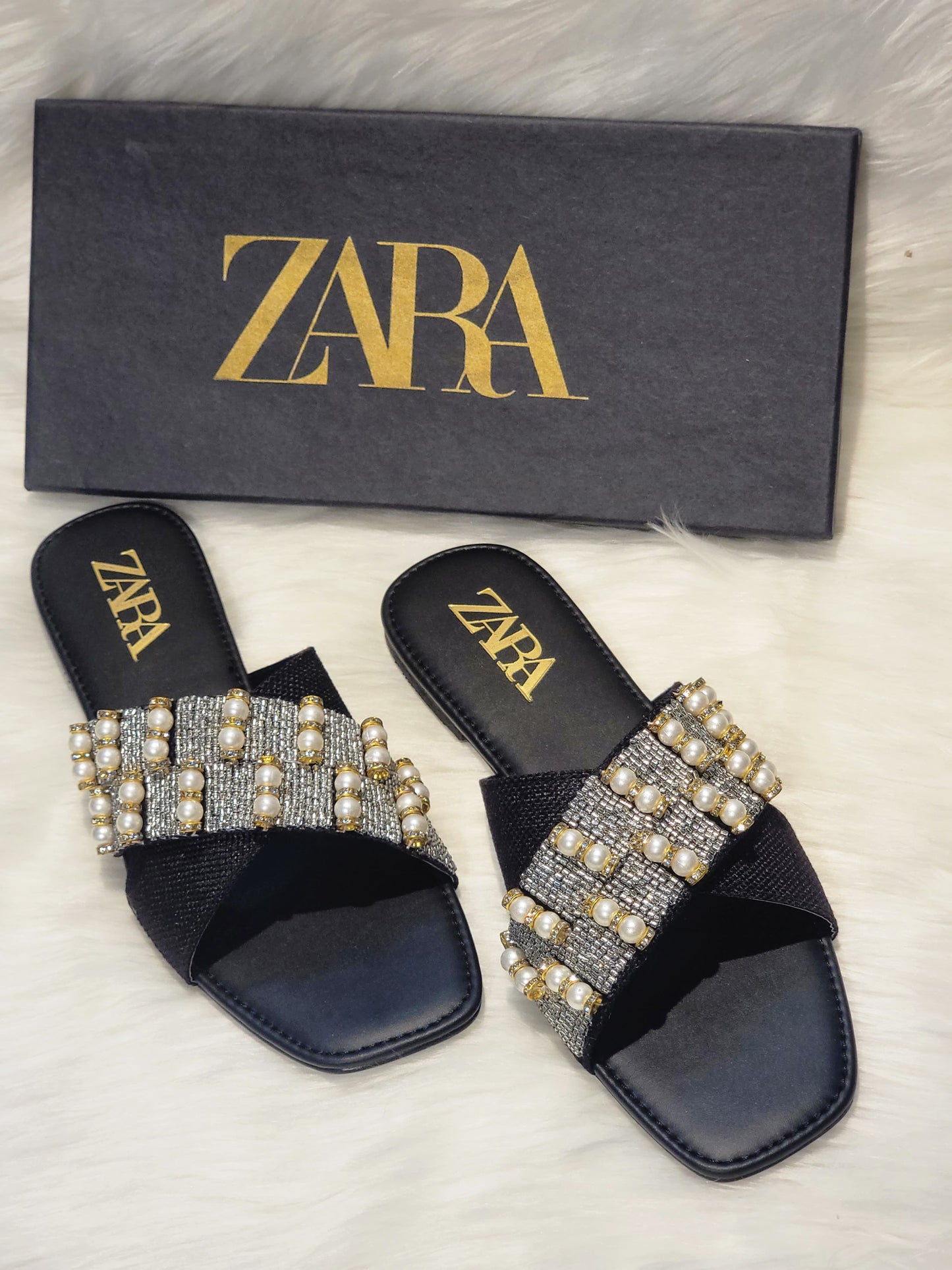 ZARA CROSS SLIPPERS