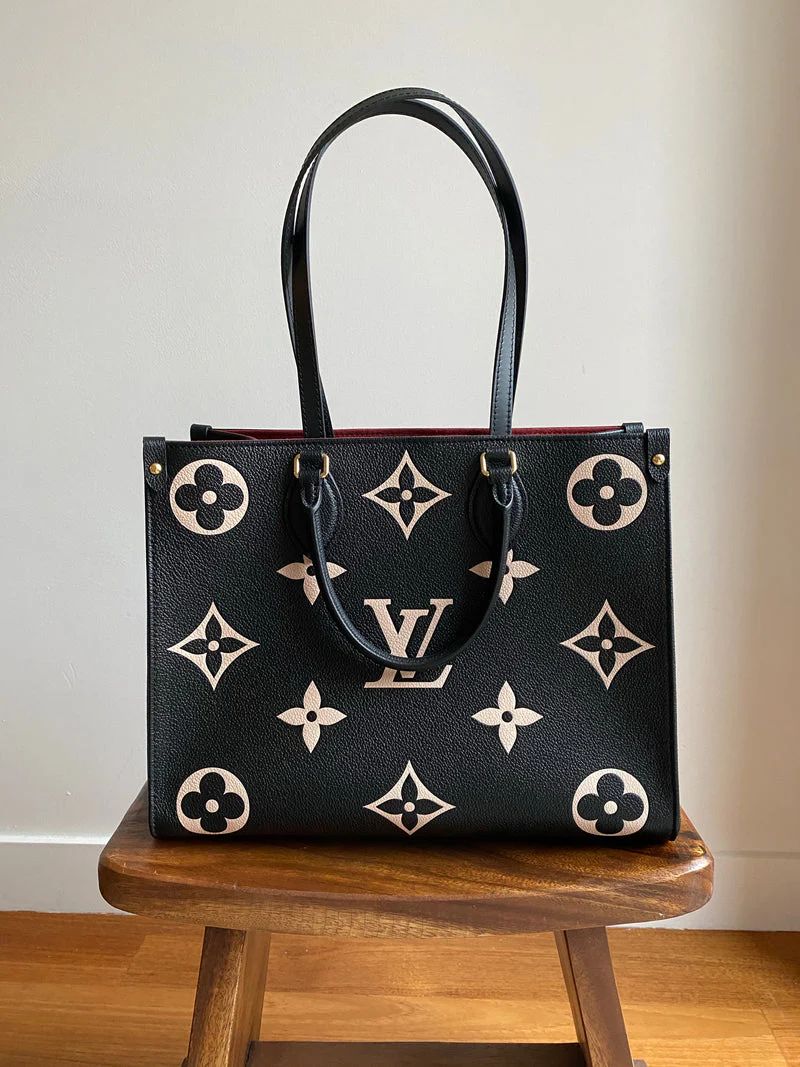 LOUISE VUITTON ONTHEGO MM SIZE TOTE BAG