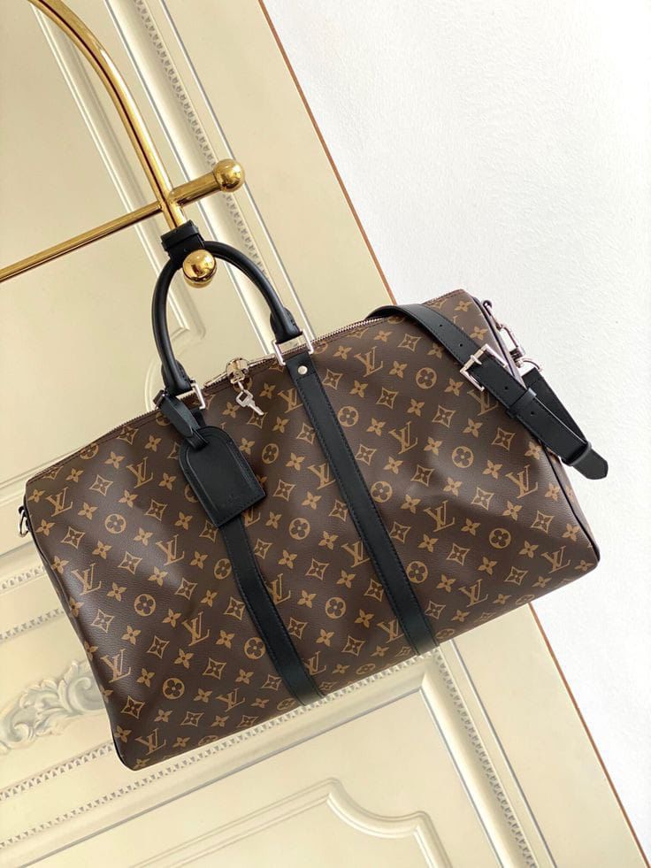 LOUISE VUITTON TRAVELING BAGS