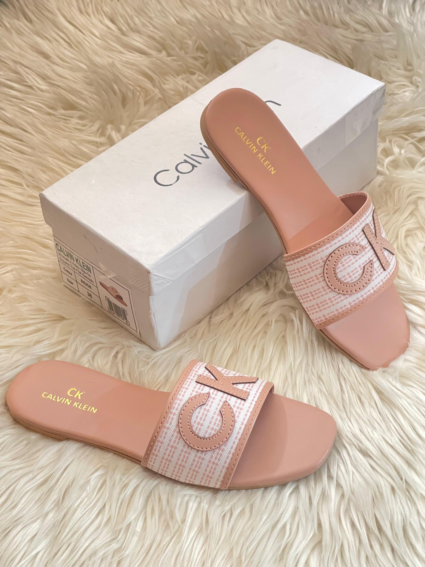 CALVIN KLEIN SLIPPERS