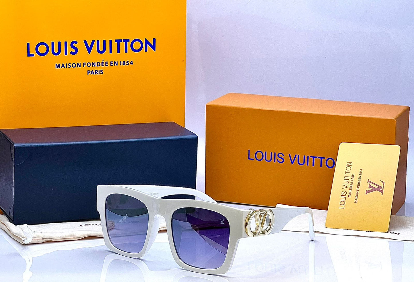 LOUISE VUITTON LADIES MODEL SUNGLASSES