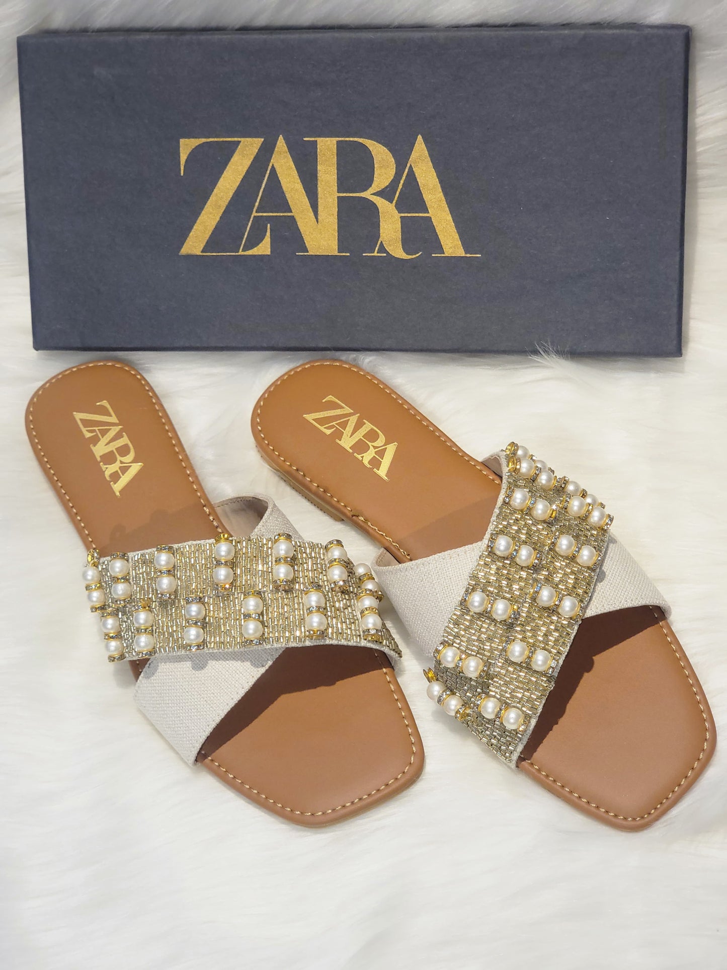 ZARA CROSS SLIPPERS