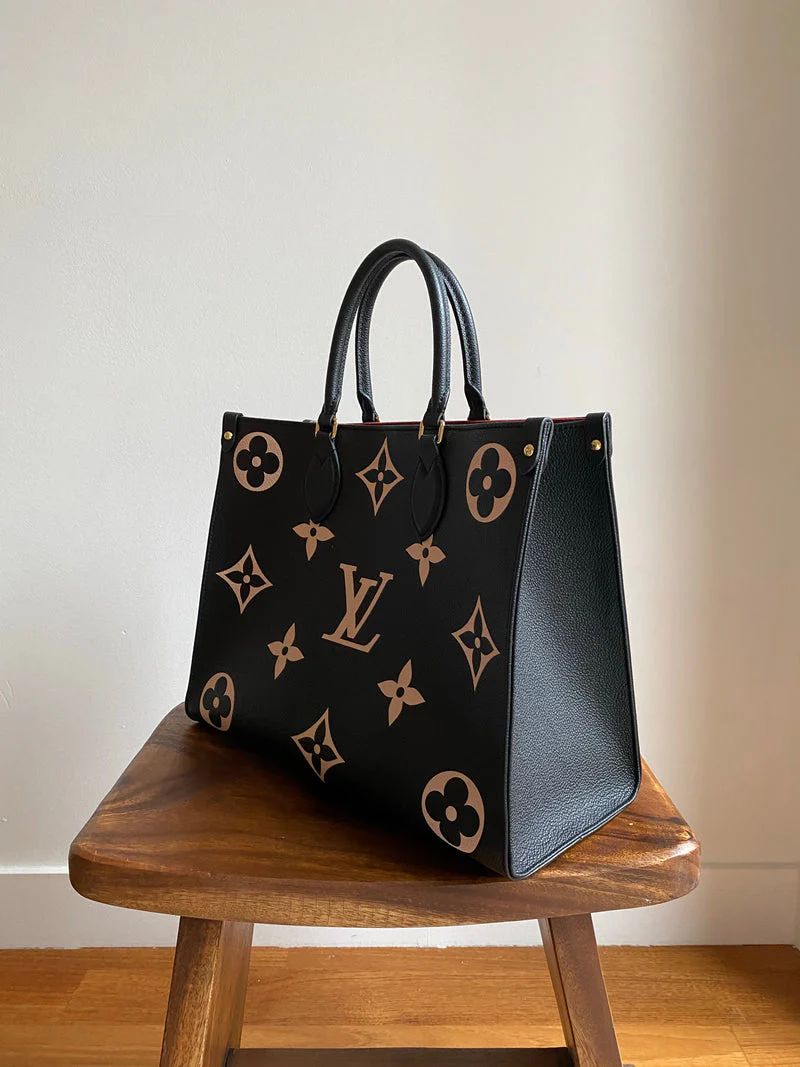 LOUISE VUITTON ONTHEGO MM SIZE TOTE BAG