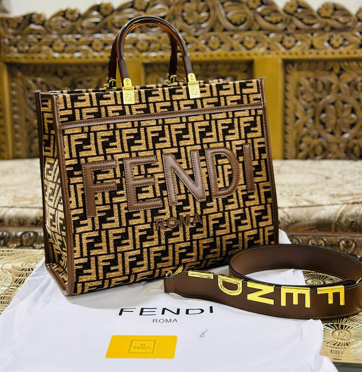 FENDI ROMA TOTE BAGS