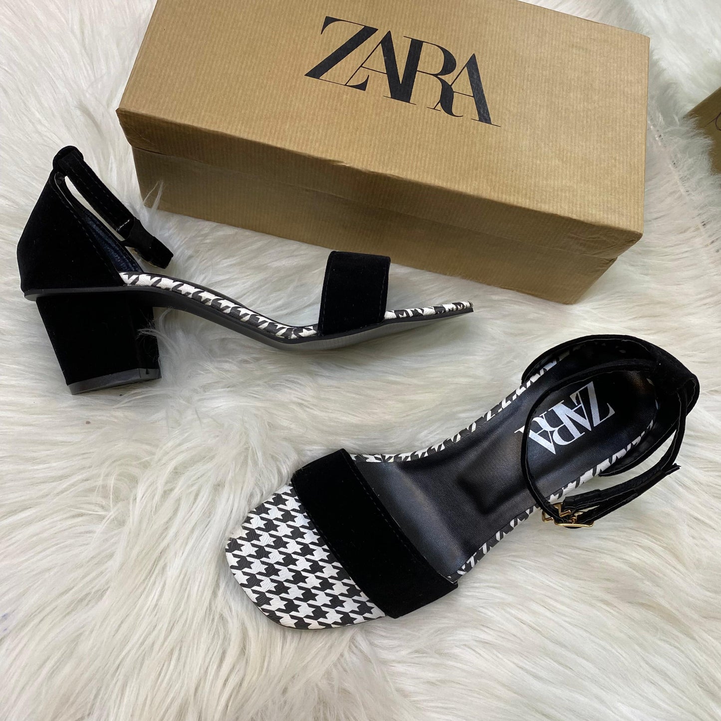 🆕 Z A R A Houndstoodh Ankle heels